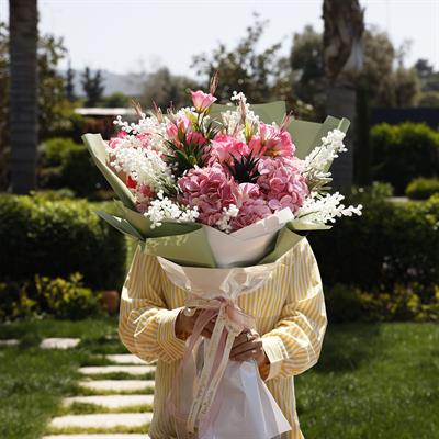 Yapay Lisyantus Dal Pembe