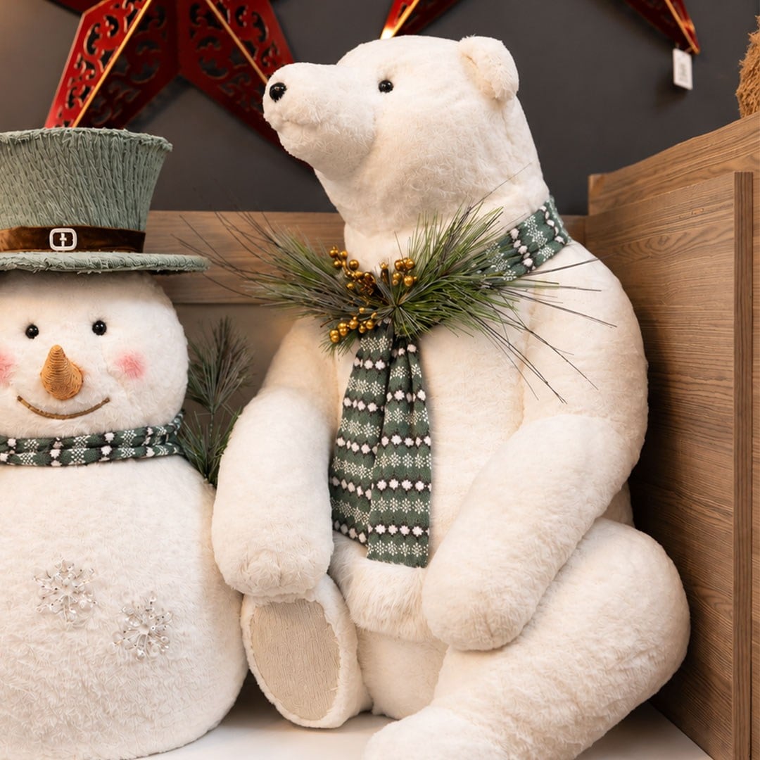 Yılbaşı Figürü Kutup Ayısı Yeşil Atkılı Oturan Beyaz 85 cm - Noel Baba ve Figürler