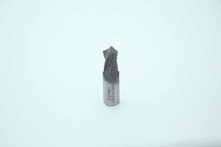 Pilot hole drill bit for 20-25 mm collaring range