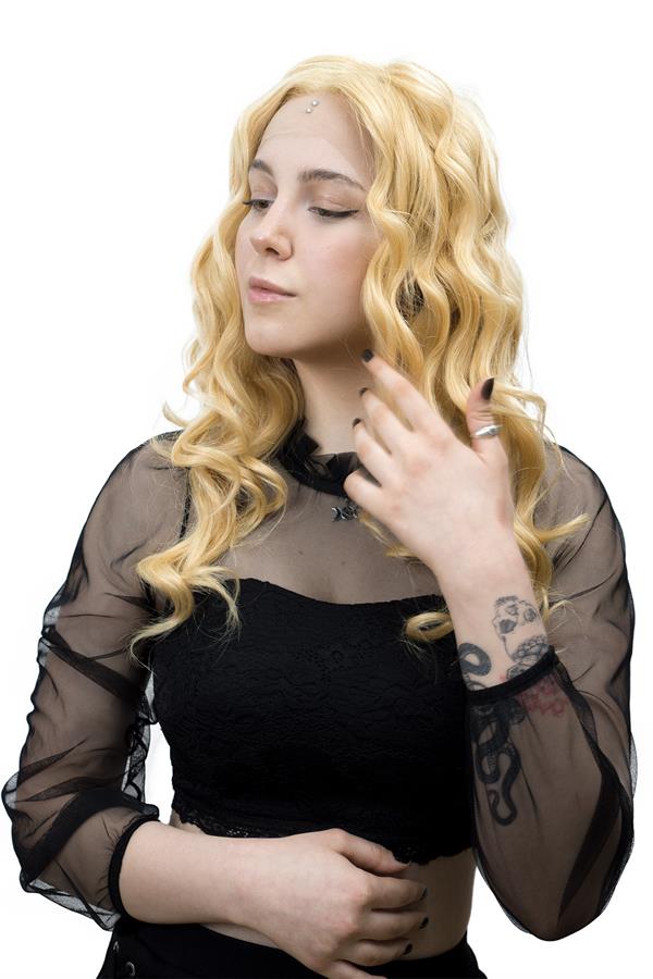S-Well®Dancia Full Tül Kadın Medikal Peruk S-Well Dancia Full Tül Kadın Medikal Peruk Modeli Dore Platin