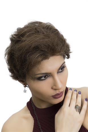 S-Well®Pixie Kadın Kısa Medikal Peruk S-Well Pixie Kadın Kısa Medikal Peruk Modeli Kestane Renk & %5 Kırçıllı