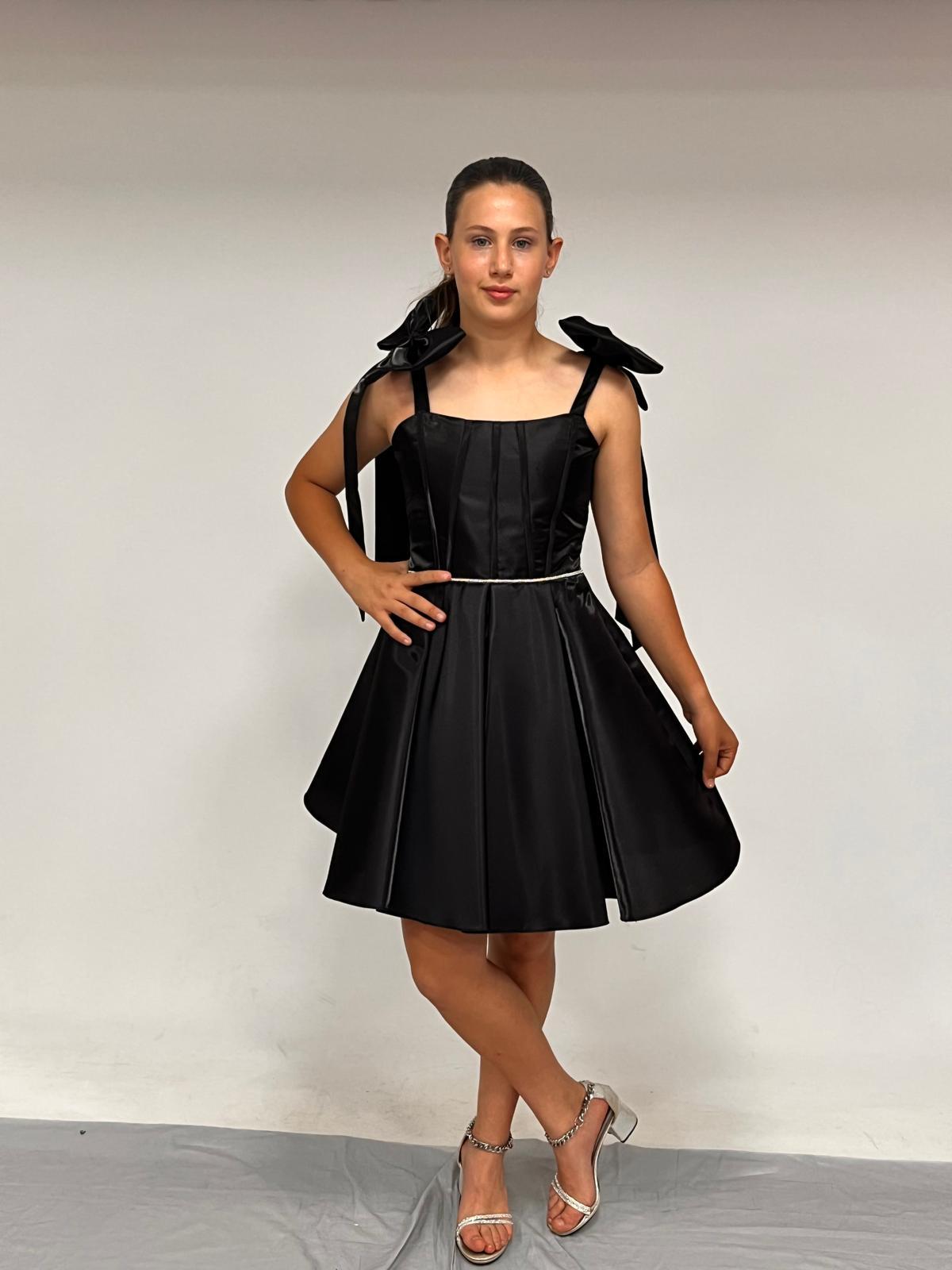 Kız Çocuk Abiye Askılı Siyah Parlak Kumaş Kısa Askısı Kurdela Detaylı Abiye Elbise 10-15 Yaş