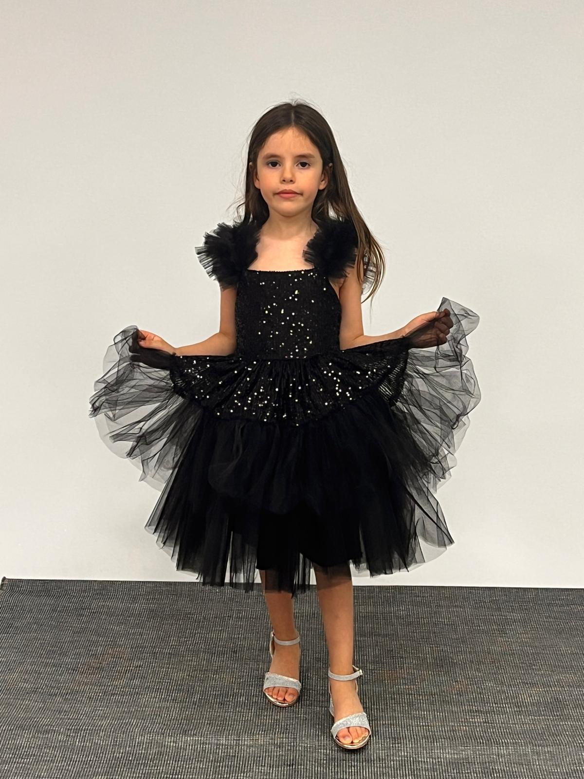Kız Çocuk Abiye Tül  Fırfırlı Askılı Pul Payet İşlemeli Siyah Tül  Kat Etekli Kısa Abiye Elbise 6-10 Yaş