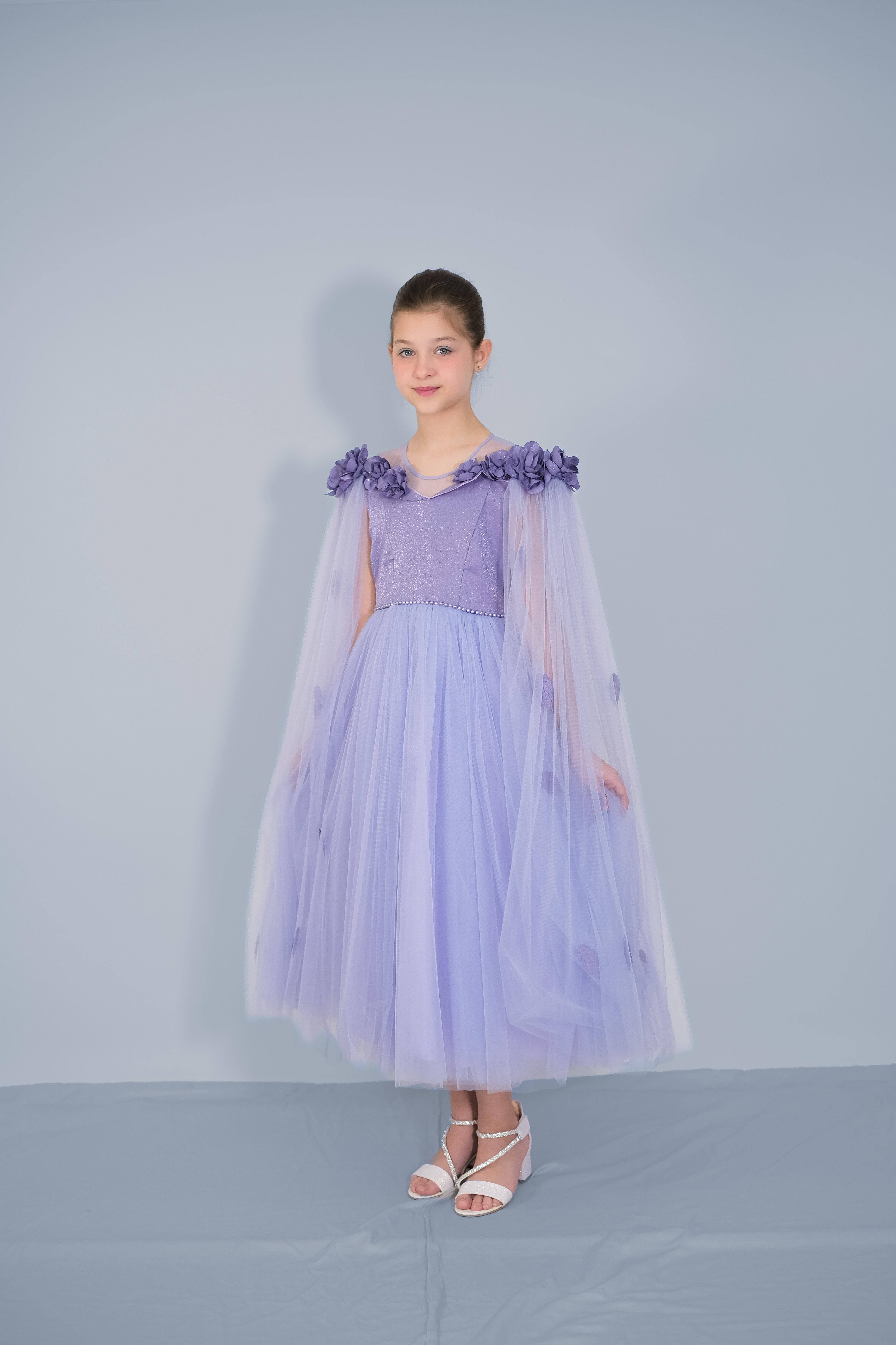 Kız Çocuk Abiye Lavanta Uzun Tüllü Pelerinli Yakası Çiçekli Abiye 6-14 Yaş