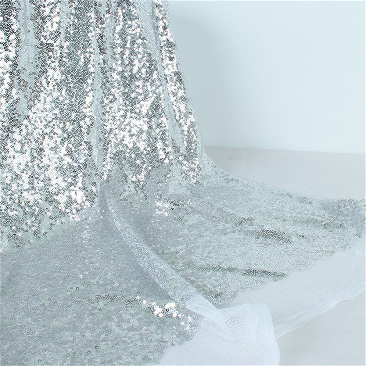 Gümüş Pullu Payet Kumaş