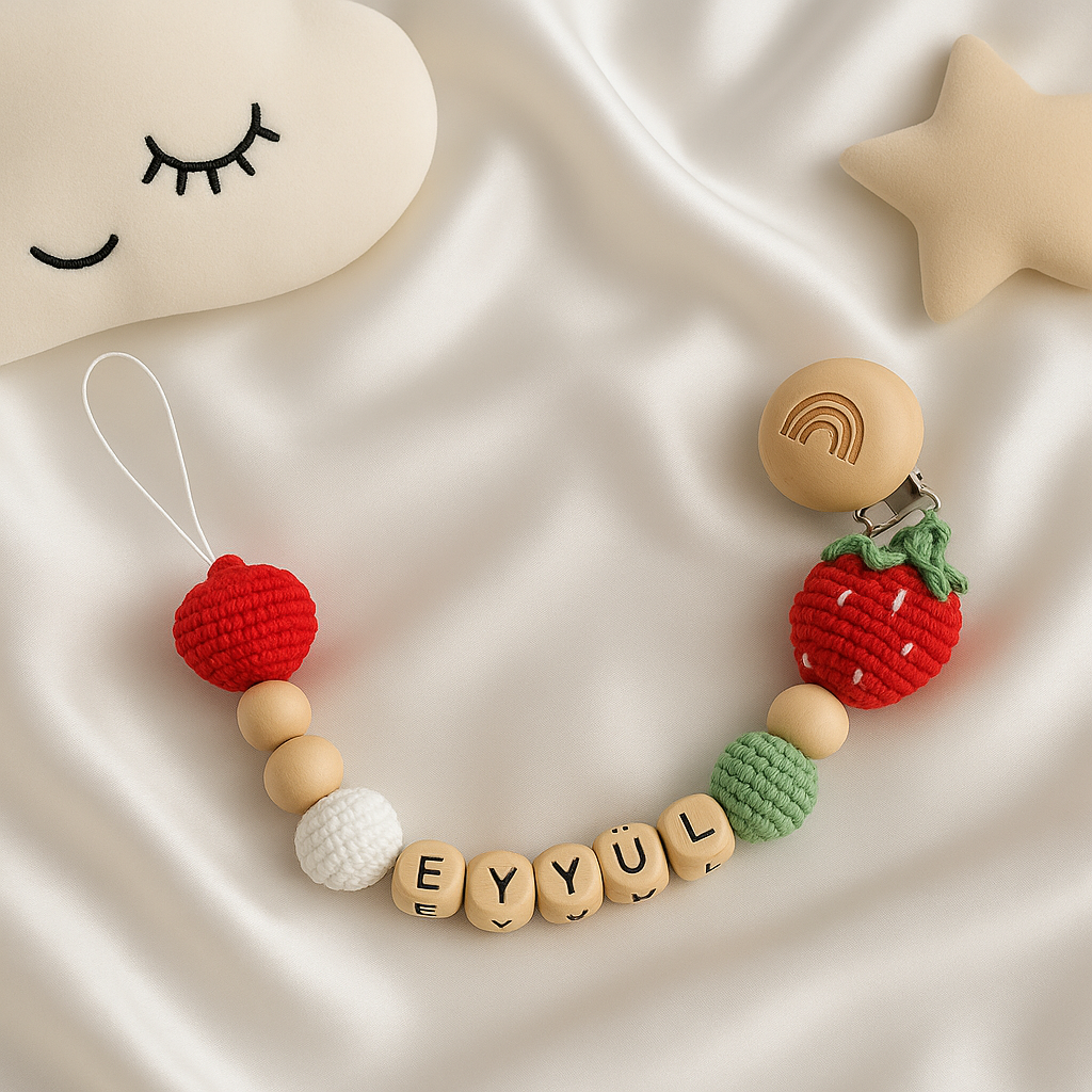 Jaju Baby Amigurumi Çilek Ayıcık İsimli Emzik Zinciri 22 cm