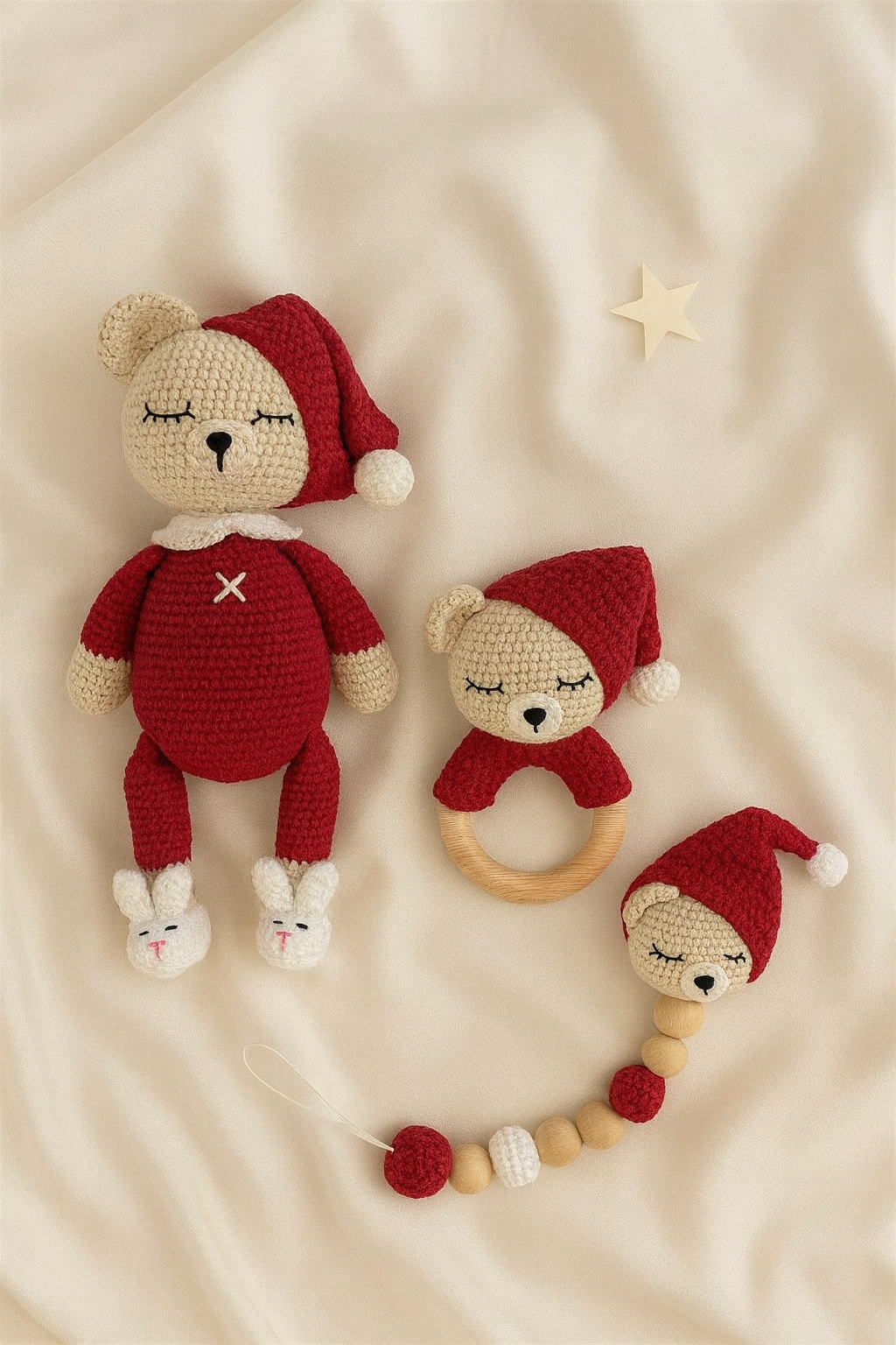 Jaju Baby Amigurumi Uykucu Ayıcık 22 cm Çıngırak ve İsimli Emzik Zinciri Üçlü Set