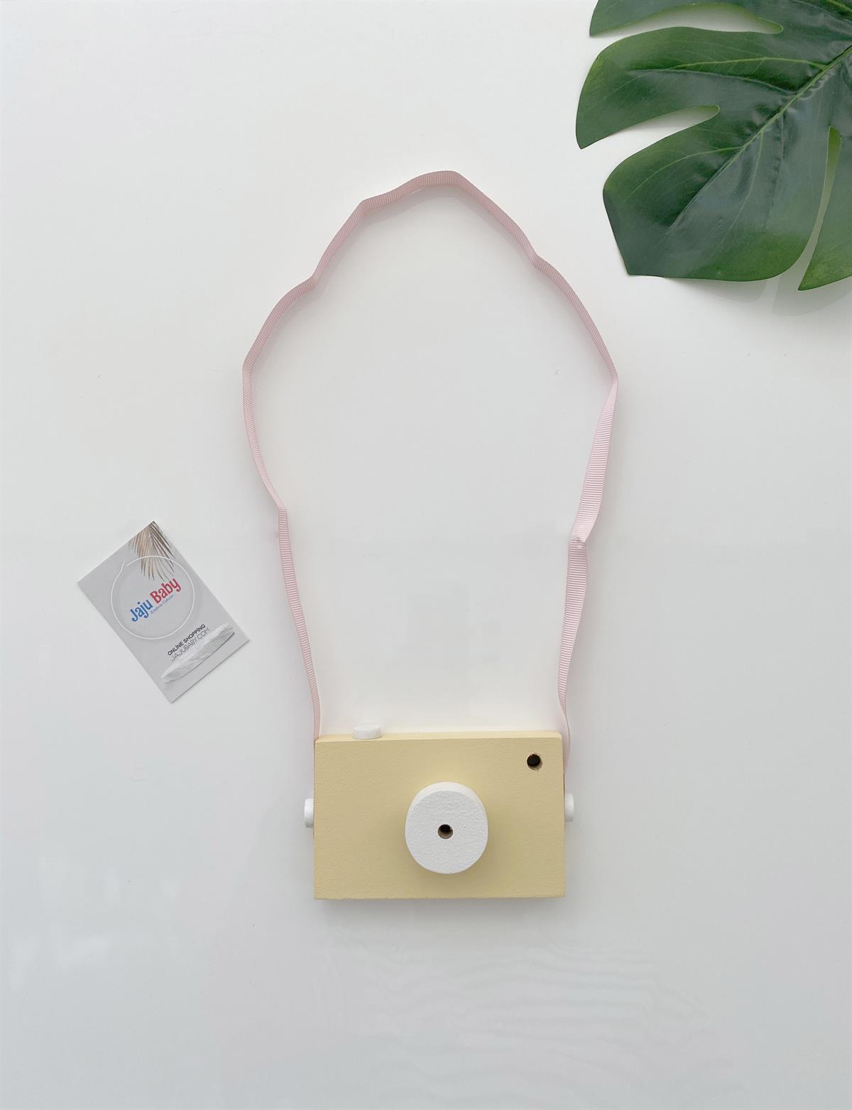 Jaju Baby Bej Renk Pembe Askılı Ahşap Oyuncak Fotoğraf Makinesi