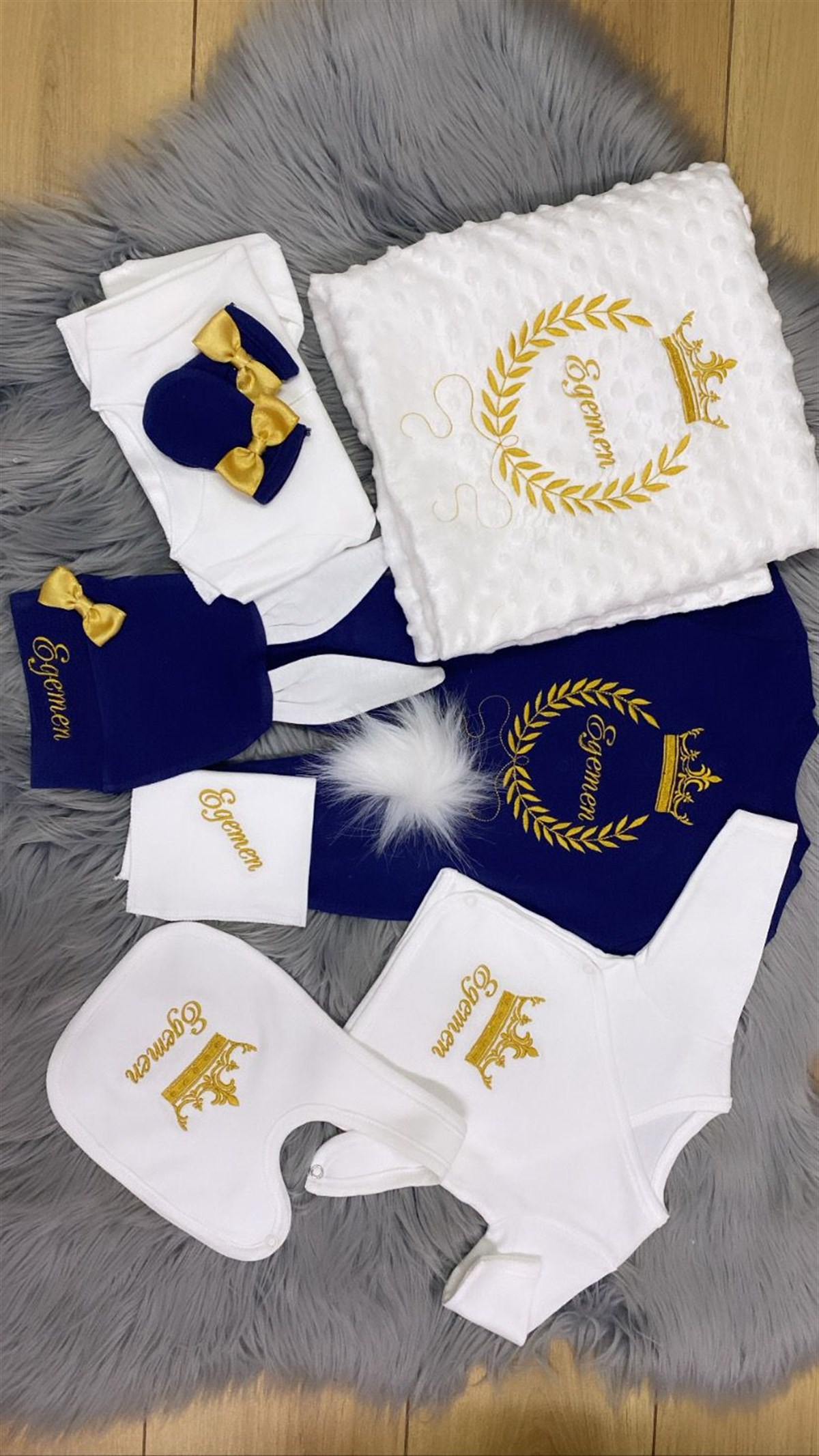 Jaju Baby Lacivert Taç Nakışlı ve İsim İşlemeli Ponponlu Bebek Yeni Doğan Set