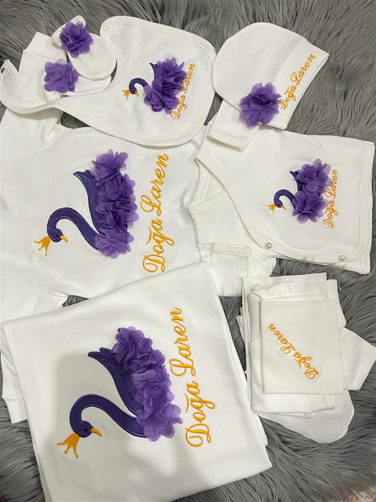 Jaju Baby Mor Kuğu Nakışlı ve İsim İşlemeli Bebek Yeni Doğan Set