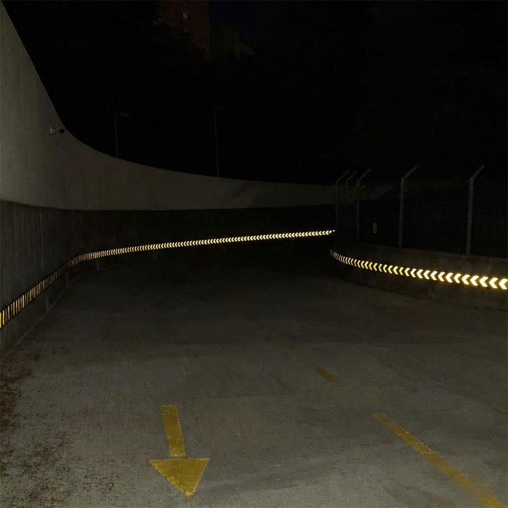 Kauçuk Duvar Koruma - Yön Oklu 80 x 22 cm