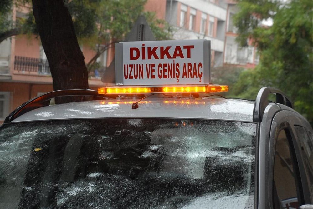 Uzun Geniş Araç Tepe Lambası Sharp P-76