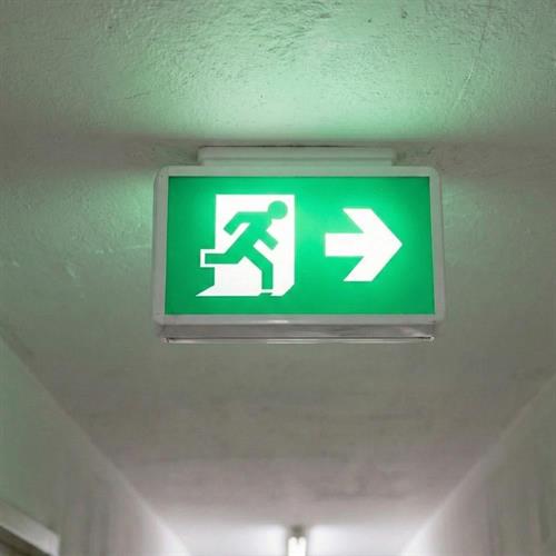 Çiftyüz Acil Çıkış Yönlendirme Armatürü Z Seri 75 x 500 x 250mm