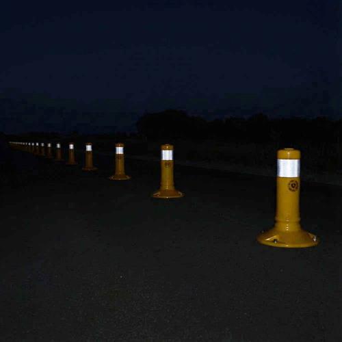 Yellow Delineator 30 x 8 cm TPE, With Adapter