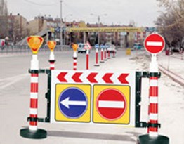 Dubalı Uyarı Levhalı Bariyer 1815 x 1200 mm Sağ Yön - Dikkat