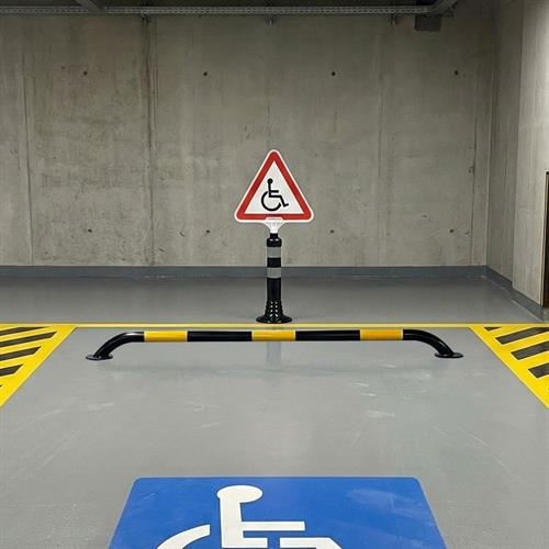 Engelli Park Yeri Üçgen Uyarı Levhalı Delinatör Seti Siyah