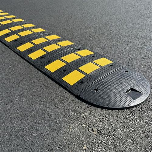 Rubber Covered Speed Bump 50 x 60 x 4,5 cm
