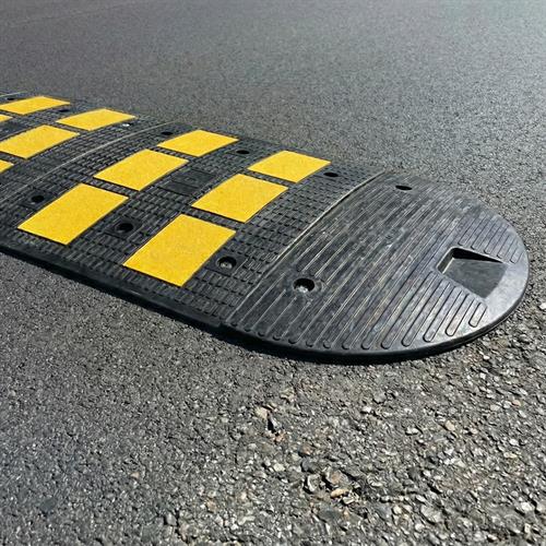 Rubber Covered Speed Bump 50 x 60 x 4,5 cm