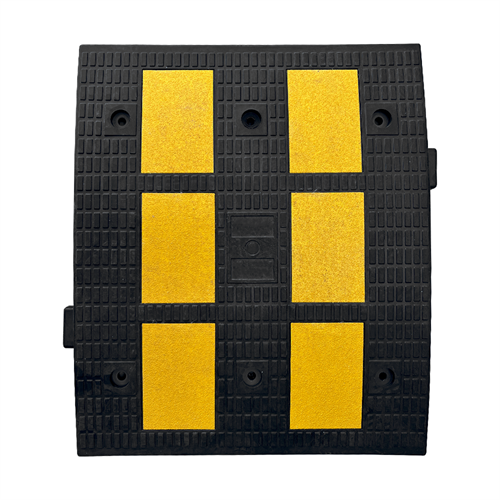 Rubber Covered Speed Bump 50 x 60 x 4,5 cm