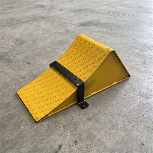 Metal Tır ve Kamyon Tekerlek Takozu Taşıyıcı Askı Aparatlı