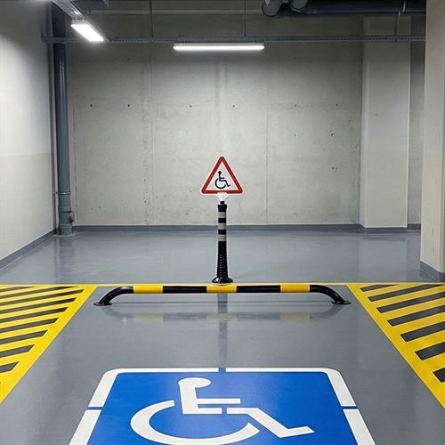 Üçgen Engelli Park Yeri Uyarı Levhalı Siyah Delinatör Seti 75x8 cm