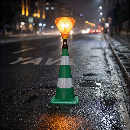 Üçgen Solar Sarı Flaşörlü 75 cm Yeşil Trafik Konisi Seti