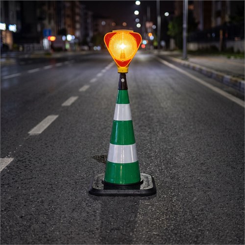Üçgen Solar Sarı Flaşörlü Ağır Taban Yeşil Trafik Konisi Seti