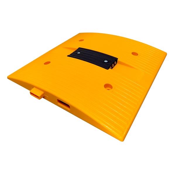 Speed Bump With Solar Flashers 50 x 50 x 4,5 cmPlastic Speed Bumps