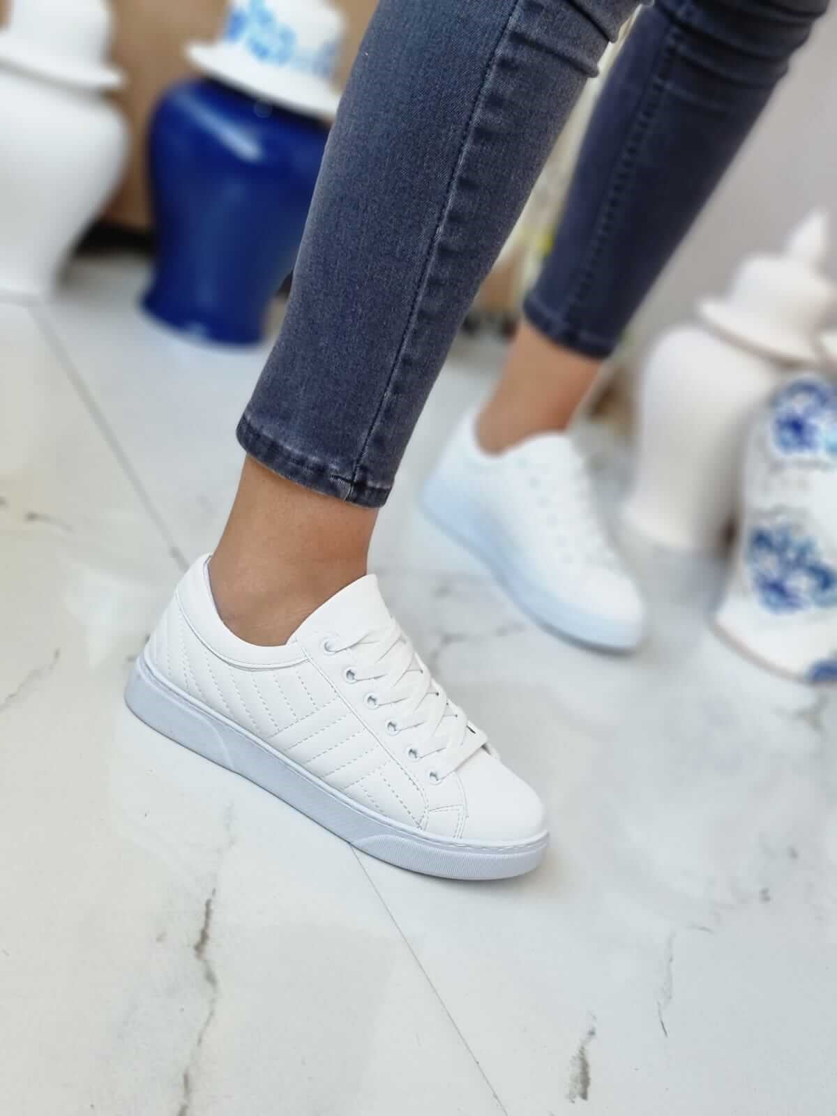 0071 1035 BEYAZ DERİ