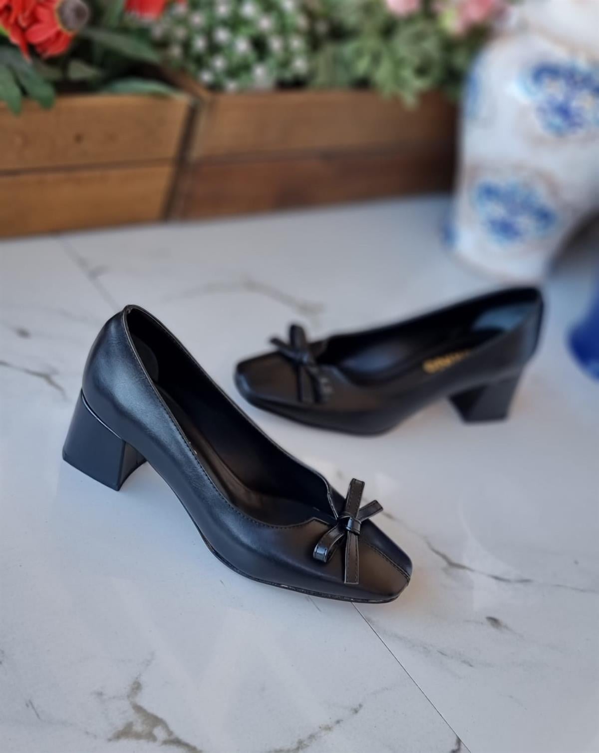 0085 16 SİYAH DERİ