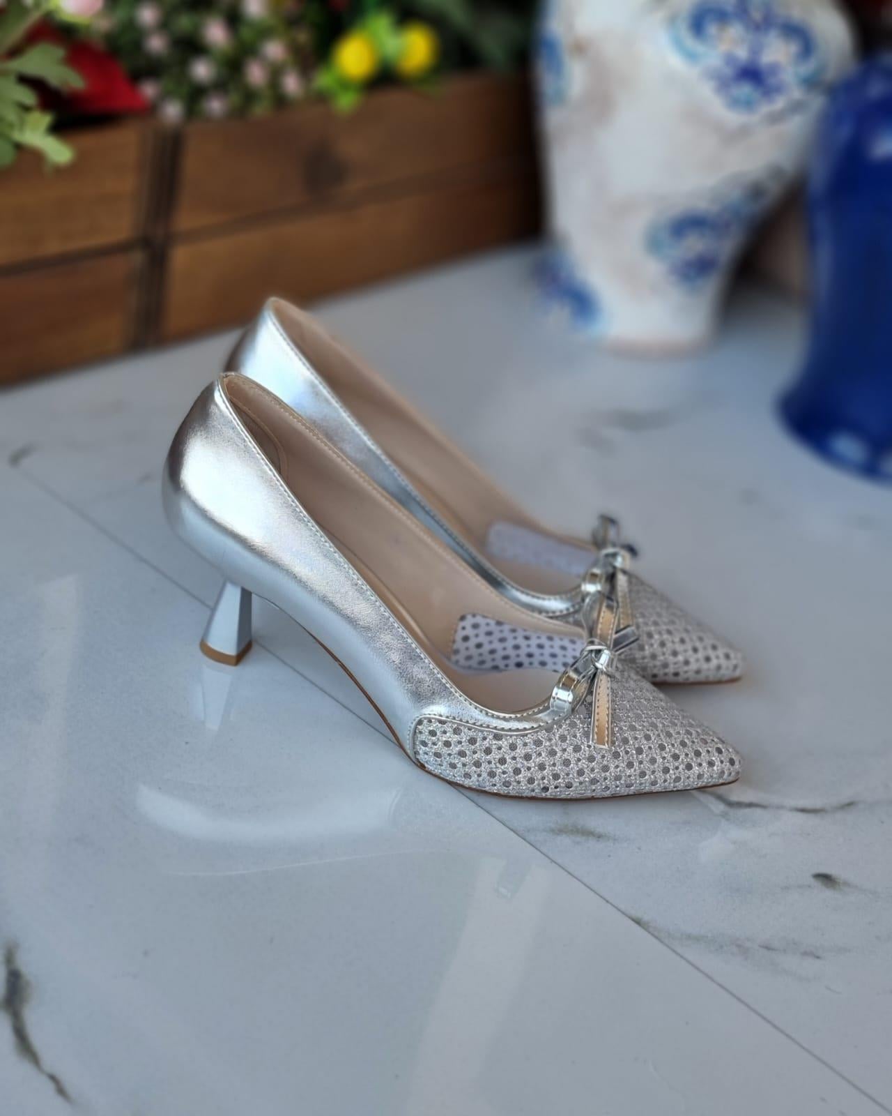 0085 884 GÜMÜŞ DERİ