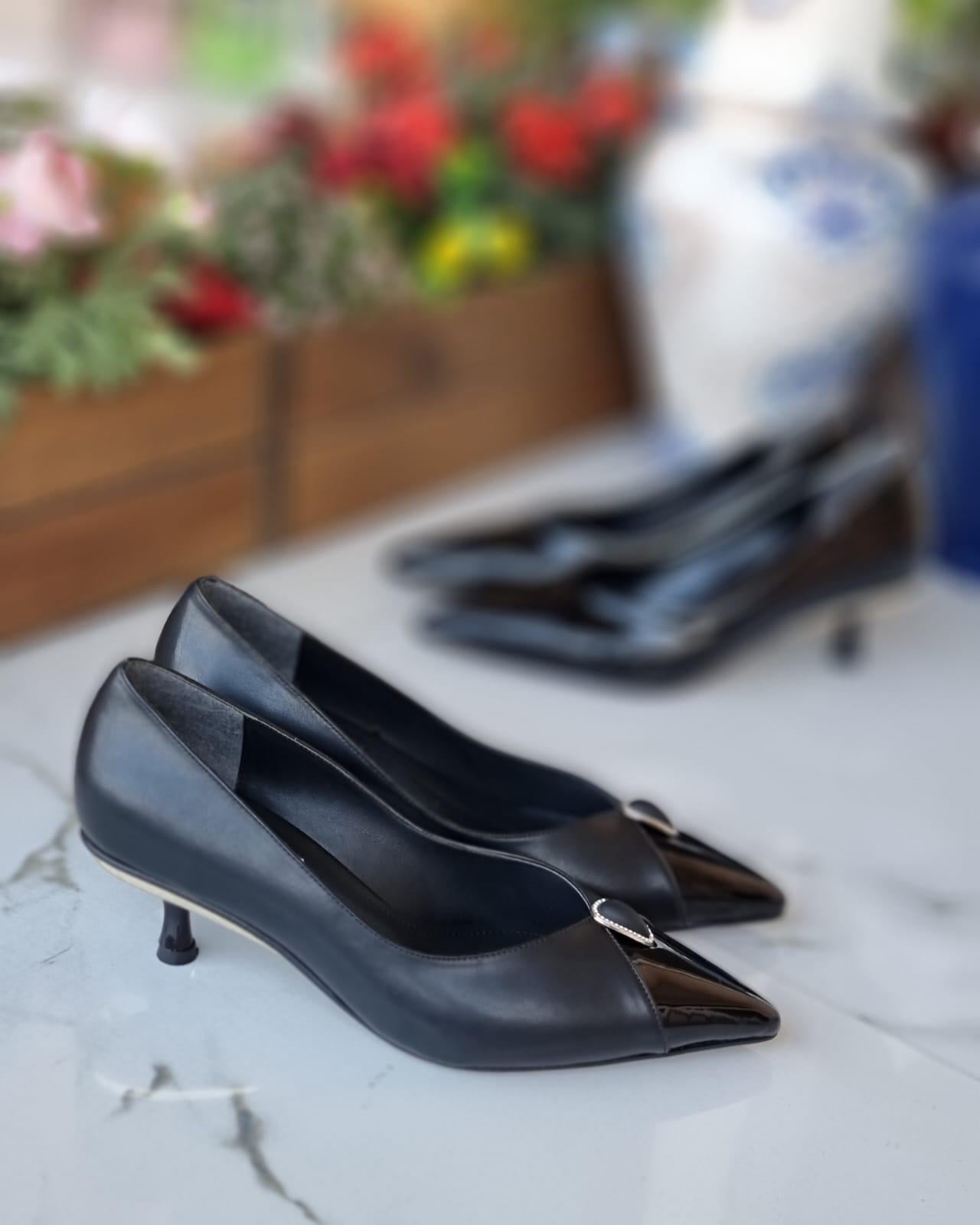 0198 207-6285 SİYAH DERİ