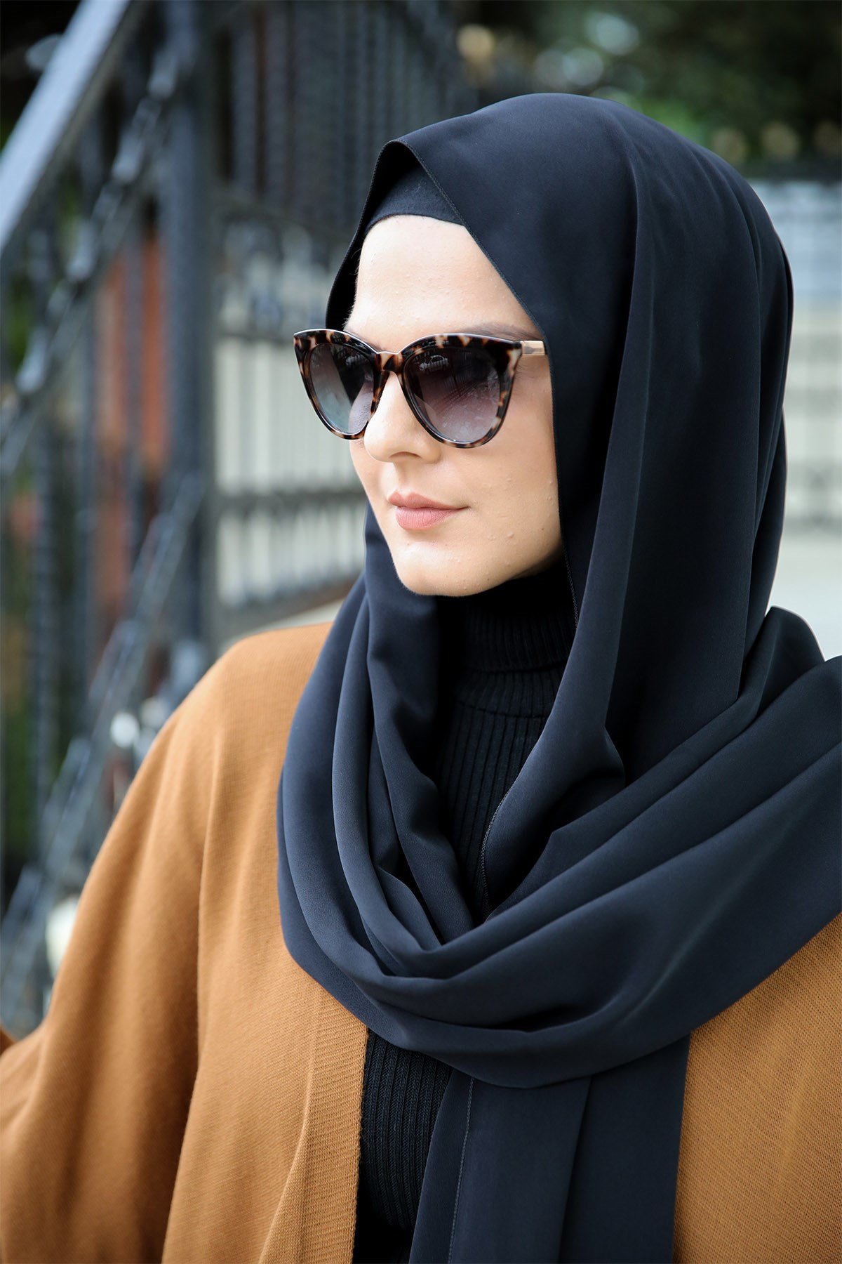 ROBE TRICOT TUBE NOIR DILEK YAMAKOGLU