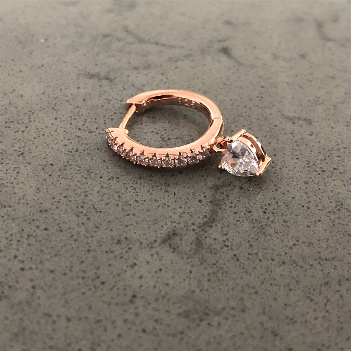 Beyaz Kalp Taş Mini Halka İthal Küpe 