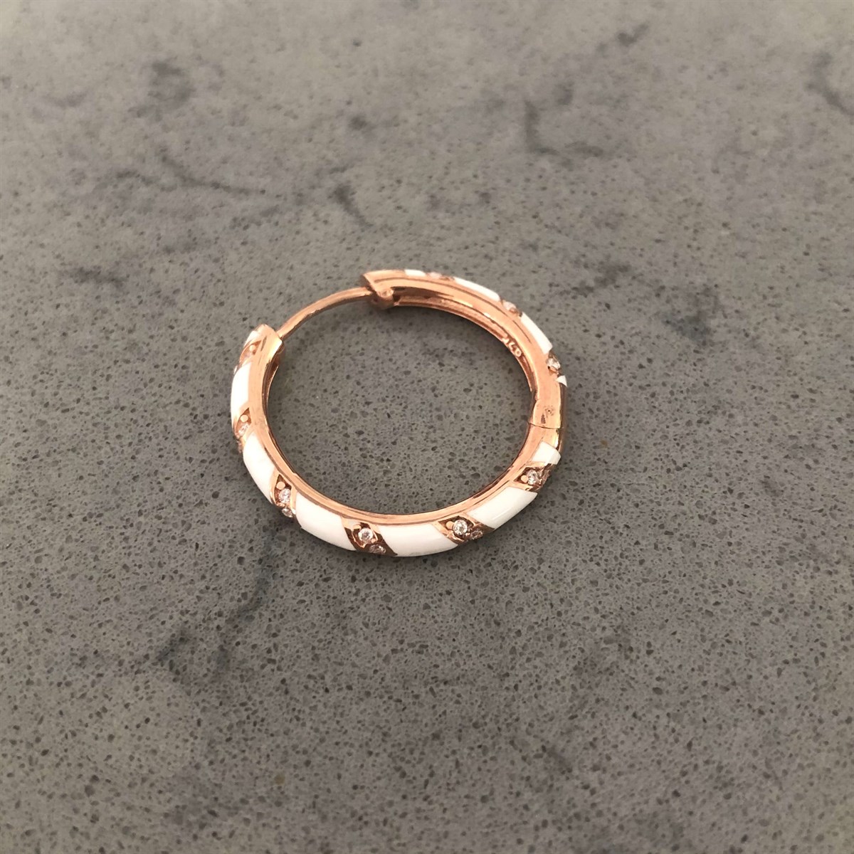 Beyaz Mine Halka Küpe