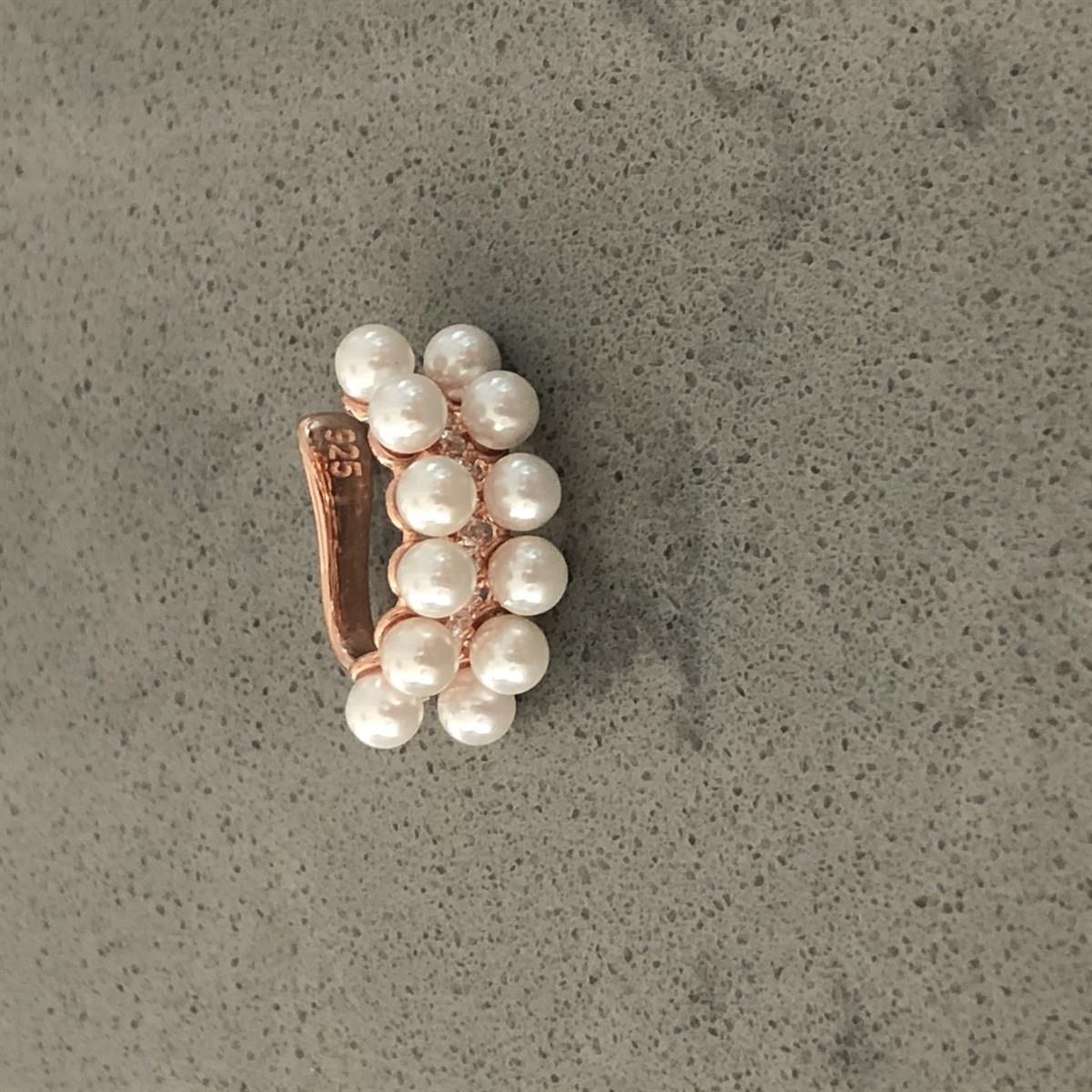 Çift Sıra İnci Ortası Taş Detay Kıkırdak Küpe