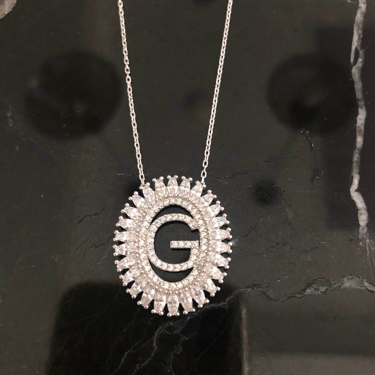 G Harfli Baget Taşlı Harf Kolye 