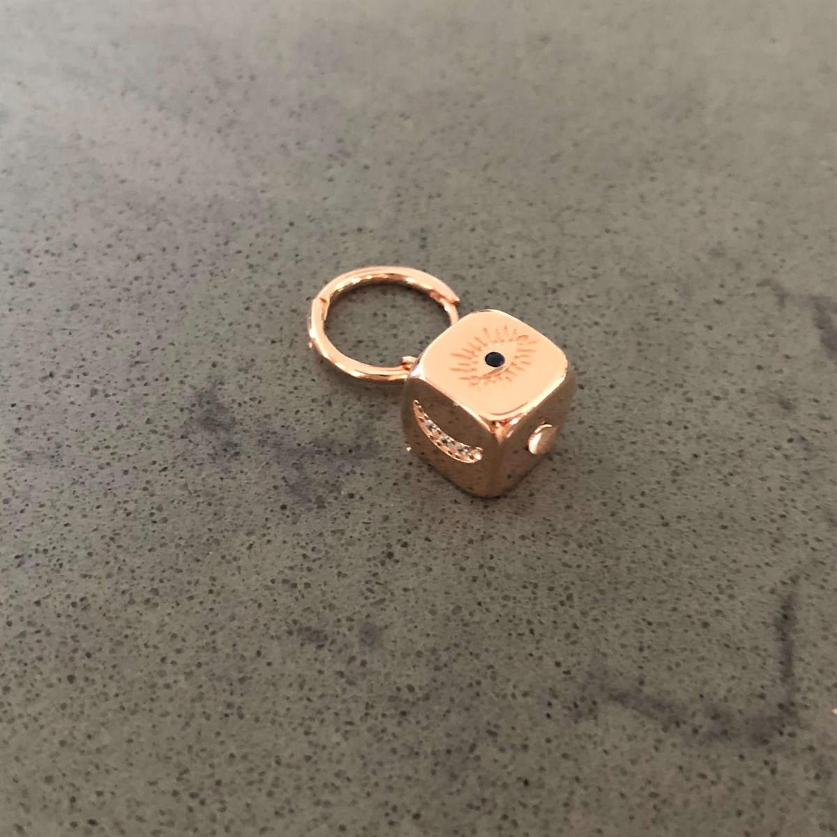 Göz Figürlü Küp İthal Küpe