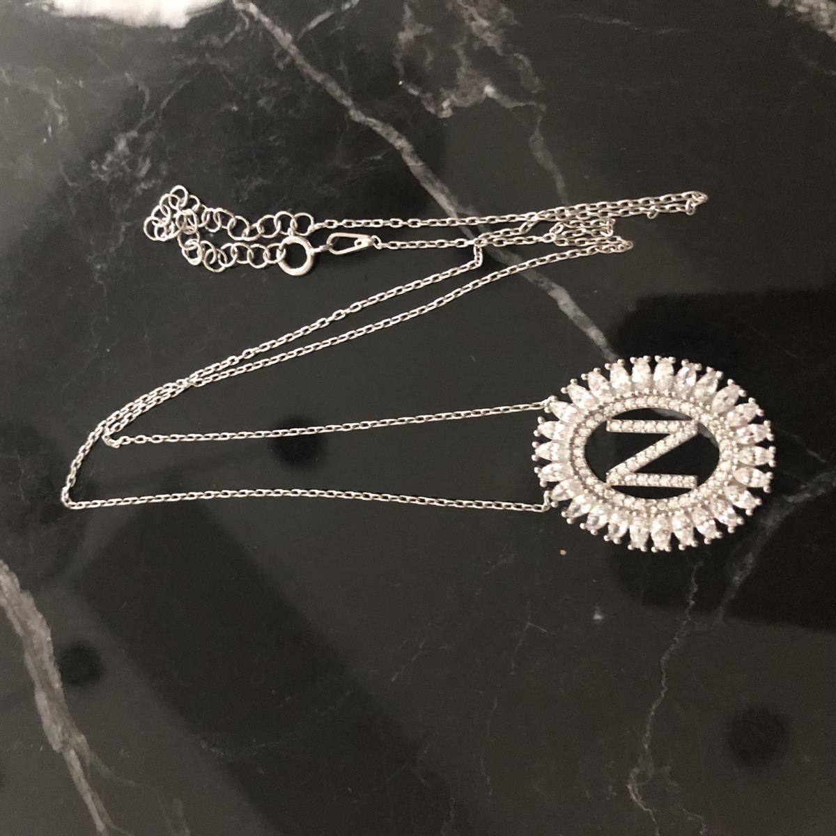 N Harfli Baget Taşlı Harf Kolye 