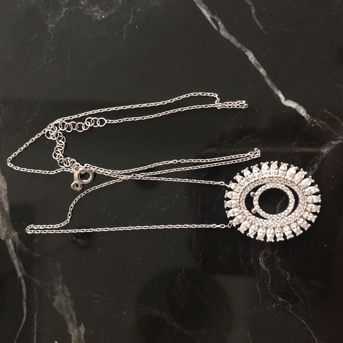 Ö Harfli Baget Taşlı Harf Kolye 