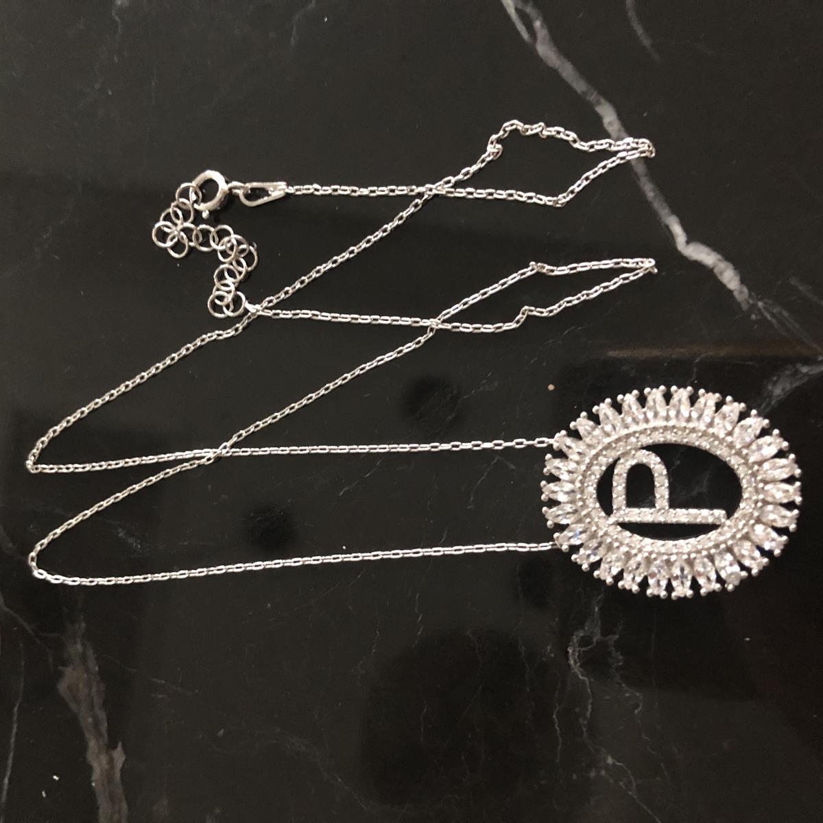 P Harfli Baget Taşlı Harf Kolye 