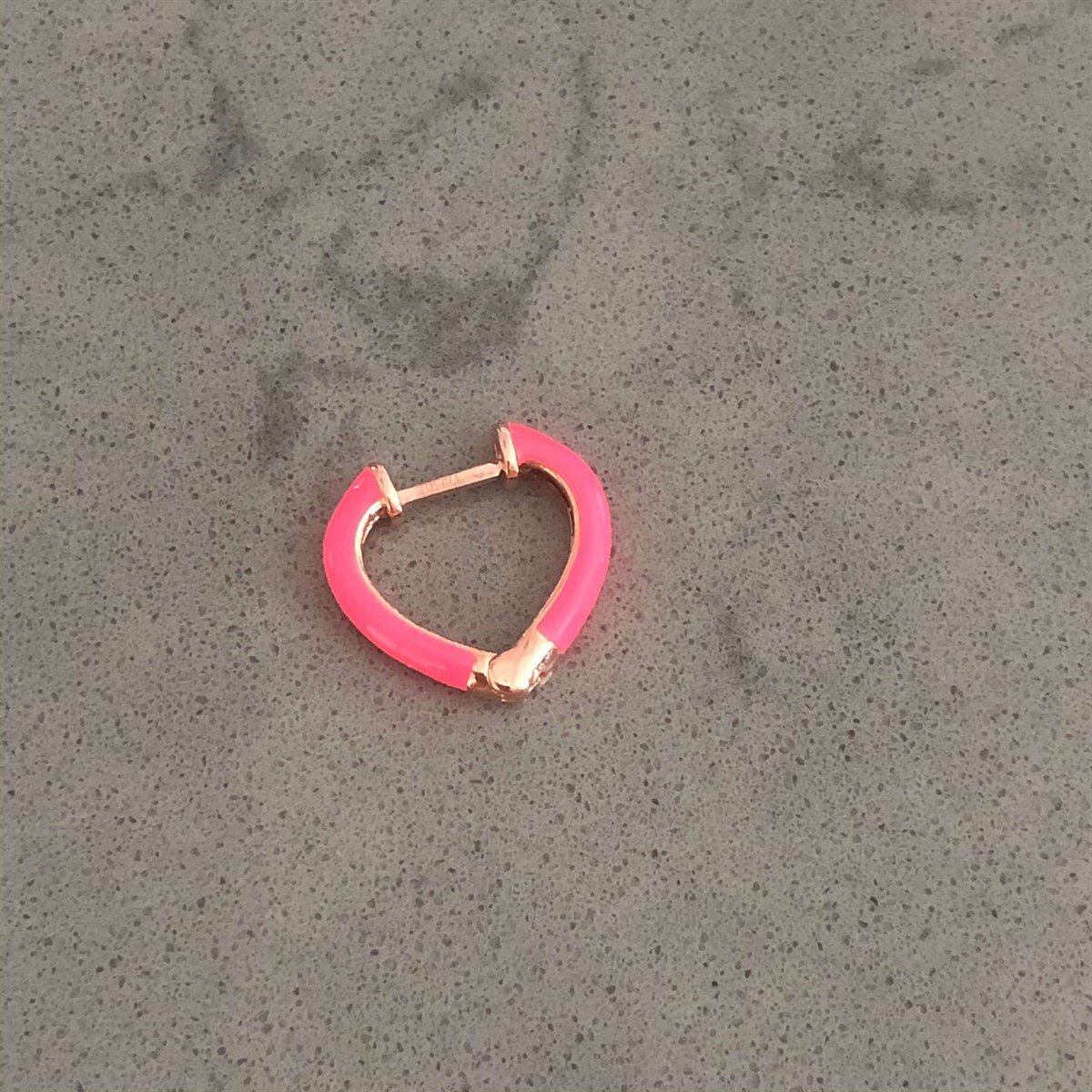 Neon Pembe Kalp Küpe