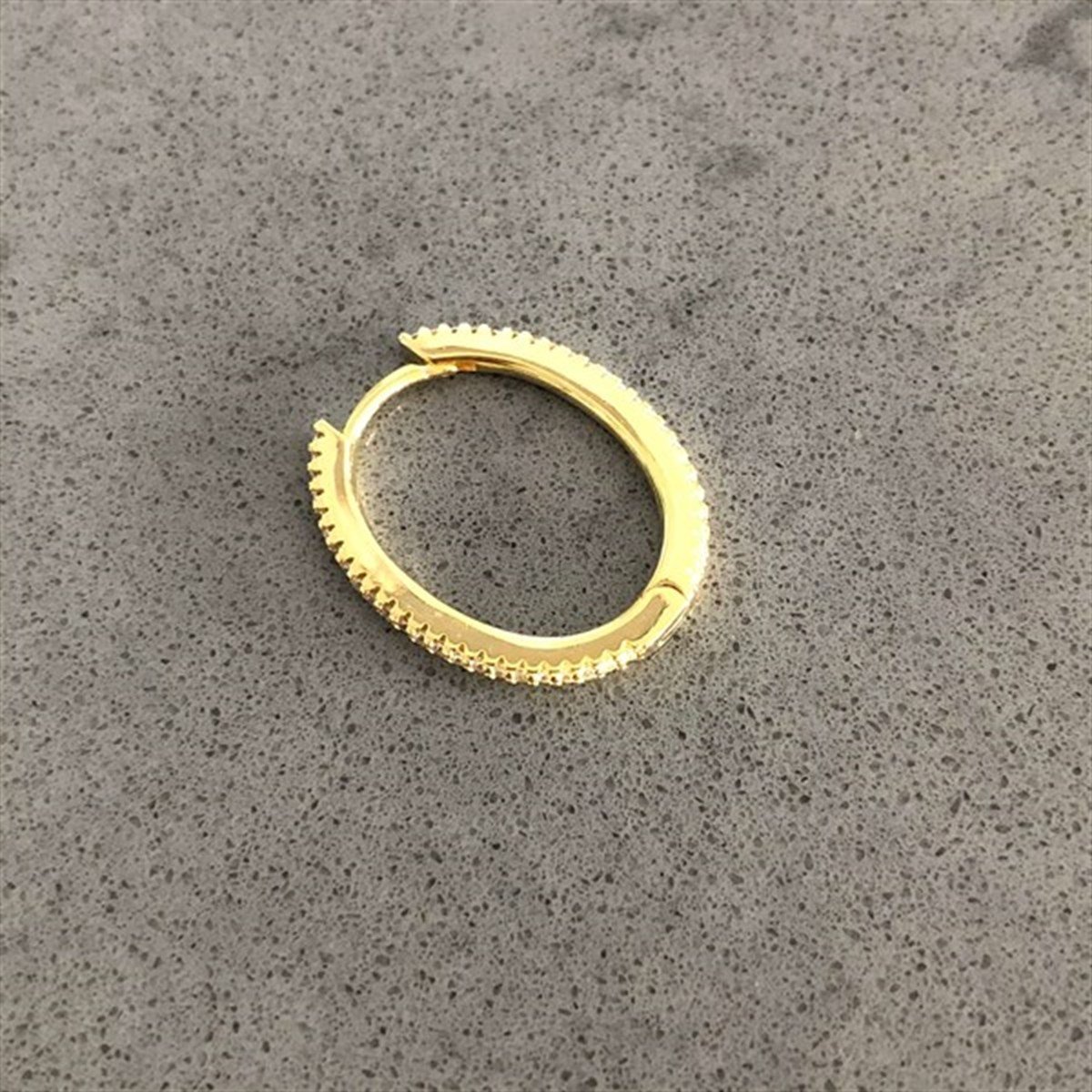 Oval Halka İthal Küpe 1