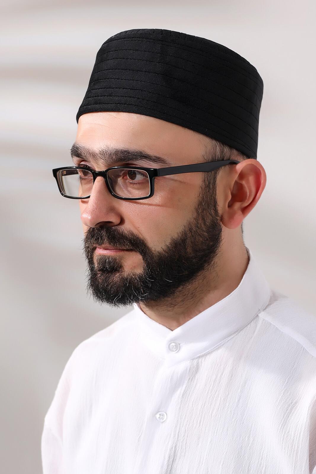 Siyah Kapitone Desenli Kadife Kalıp Namaz Takkesi