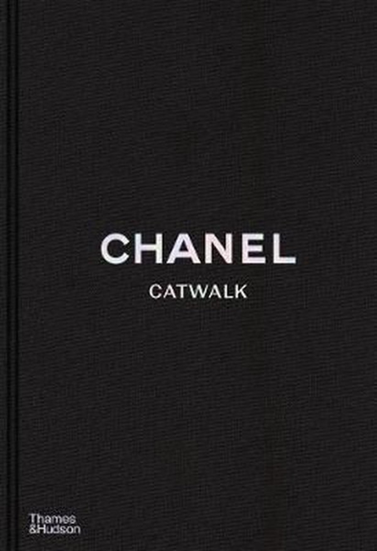 Adelia SabatiniFashionChanel Catwalk: The Complete Collections