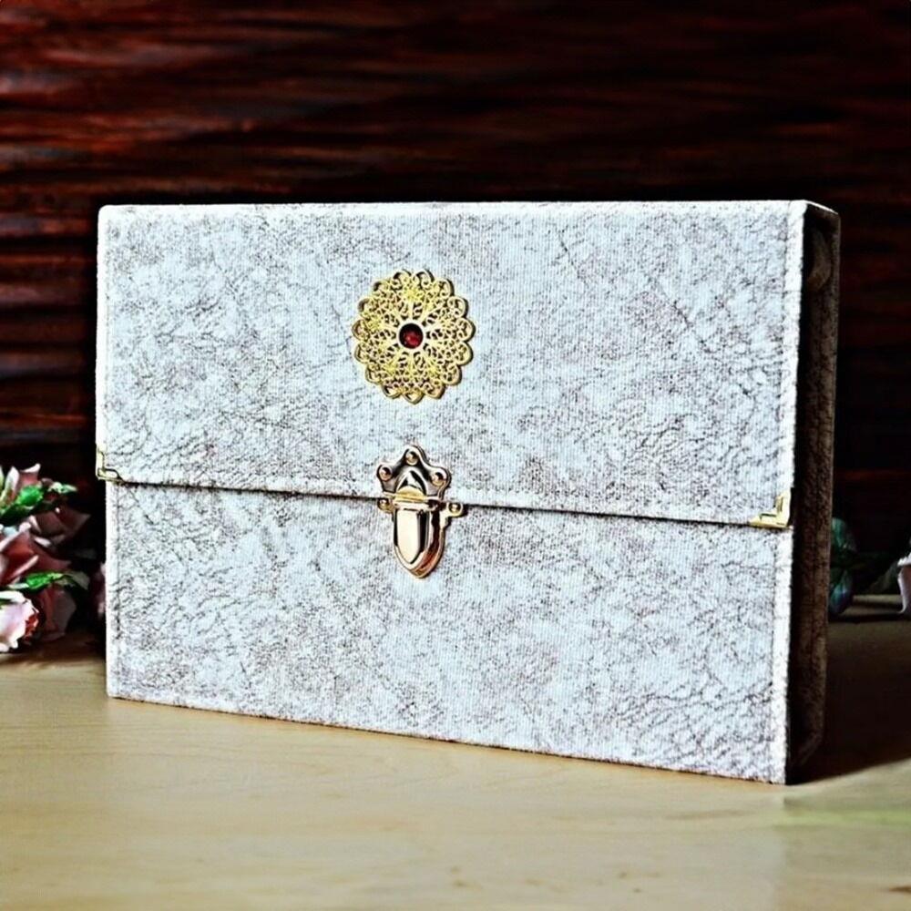 30 Cüz Nubuk Kaplama Özel Taşıma Çantalı Rahle Boy  Kuranı Kerim -Krem (Ağırlık : 2.33 kg Çanta Boyutları : 21 X 31 X 7 cm)