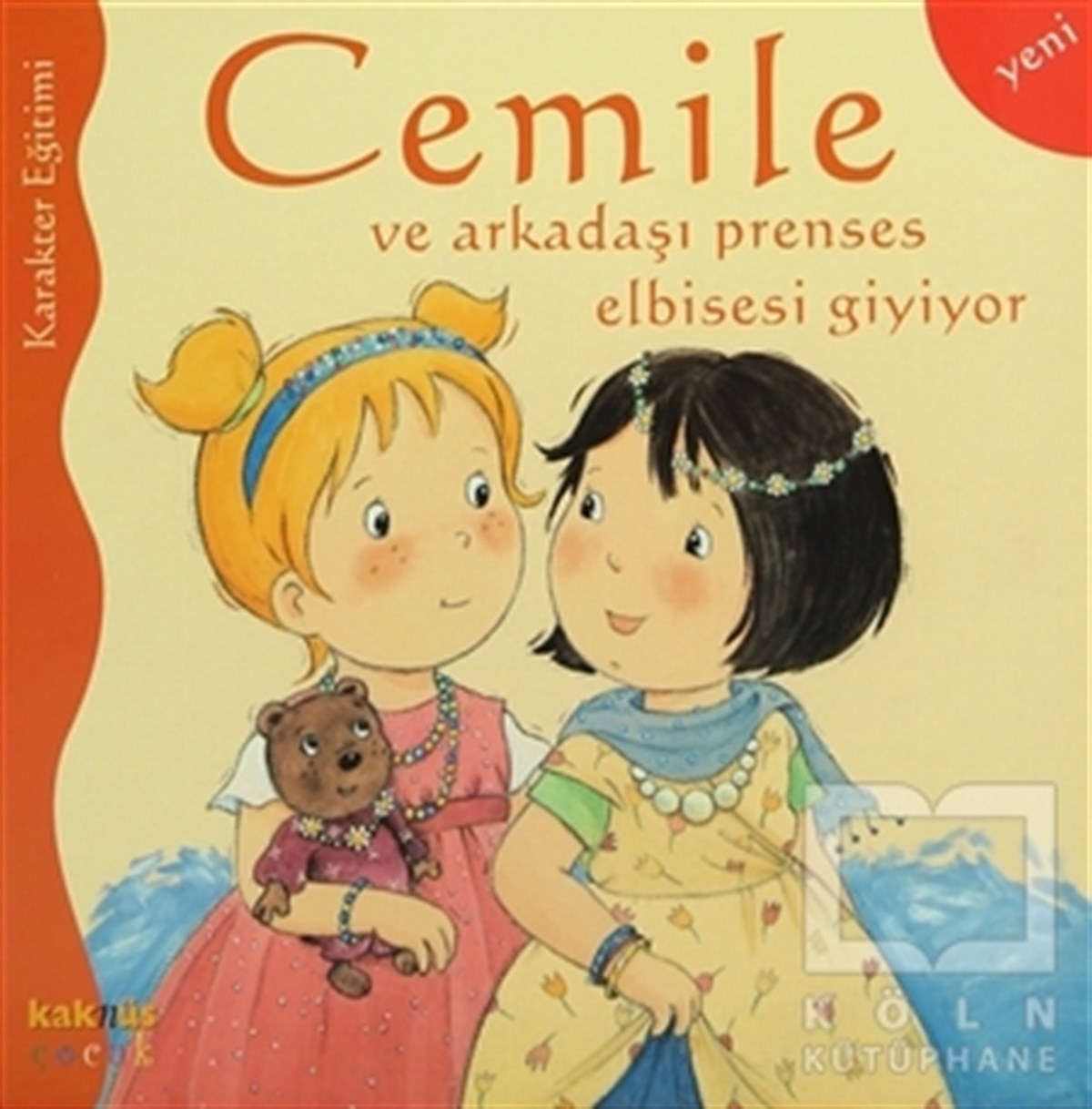 Cemile ve Arkadaşı Prenses Elbisesi Giyiyor