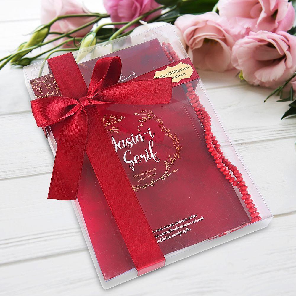 Ekonomik Hediyelik Orta Boy Yasin, Tesbih, Süslemeli Asetat Kutulu (25*18 cm 150 gr)Bordo