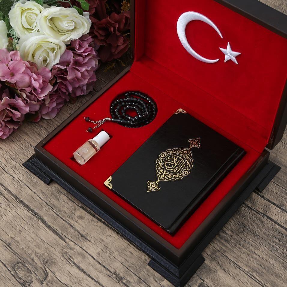 Hediyelik Ahşap Kutulu Kur'an-ı Kerim (Çanta Boy 12*16) Mühürlü, Esans, Tesbihli Set