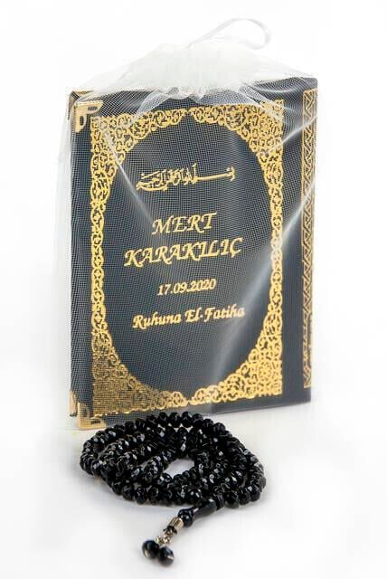 İsim Baskılı Ciltli Yasin Kitabı Çanta Boy 128 Sayfa Tesbihli Siyah Renk Mevlit Hediyesi